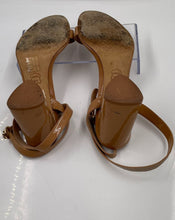 Load image into Gallery viewer, Authentic Tory Burch Womens Beige Leather Ankle Strap Sandals Sz 7M Damaged Worn
