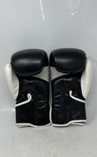 Load image into Gallery viewer, 9 Round Unisex Black White Adjustable Cuff Fitness Kickboxing Gloves 10 Oz
