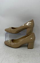 Load image into Gallery viewer, Michael Kors Womens Jilly Flex Nude Patent Leather Block Pump Heels Size 9 M
