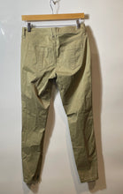 Load image into Gallery viewer, Authentic Burberry Brit Womens Beige Light Wash Skinny Leg Jeans Size 38
