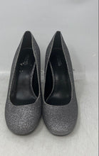 Load image into Gallery viewer, Michael Kors Womens Porter Flex Gray Glitter Round Toe Block Pump Heels Size 7 M
