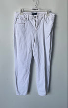 Load image into Gallery viewer, Gap Womens White Pockets Stretch Denim Curvy Legging Jeans Pants Size 31
