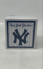 Load image into Gallery viewer, Turner Licensing MLB New York Yankees Baseball Paper Note Team Cube
