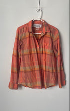 Load image into Gallery viewer, Gap Womens Multicolor Plaid The Fitted Boyfriend Button-Up Shirt Size Small
