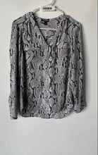 Load image into Gallery viewer, Express Womens Gray Black Snake Print Long Sleeve V-Neck 1/4 Zip Blouse Top Sz S
