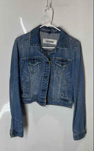 Load image into Gallery viewer, American Eagle Outfitters Womens Blue Denim Long Sleeve Short Jean Jacket Size M
