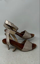 Load image into Gallery viewer, Vince Camuto Womens Odela Wooden Brown Gold Open Toe Ankle Strap Heels Size 10M
