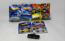 Load image into Gallery viewer, Hot Wheels &amp; Matchbox Collection Multicolor Die-Cast Car Toy Lot Of 7 Pcs
