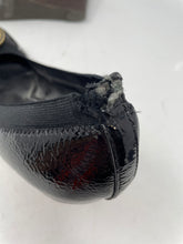 Load image into Gallery viewer, Authentic Tory Burch Womens Caroline Black Leather Pump Heels Size 9M Damaged
