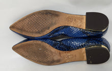 Load image into Gallery viewer, Authentic Tory Burch Womens Bedford Blue Snakeskin Print Ballet Flats Size 6 M
