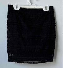 Load image into Gallery viewer, Forever 21 Womens Black Lace Side Zip Straight &amp; Pencil Skirt Size Small
