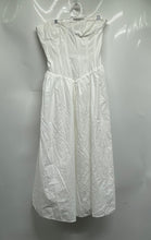 Load image into Gallery viewer, Forever 21 Womens White Strapless Sweetheart Neck Fit &amp; Flare Dress Size XS
