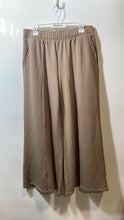 Load image into Gallery viewer, Gap Womens Brown Elastic Waist Slash Pocket Wide-Leg Cropped Pants Size M
