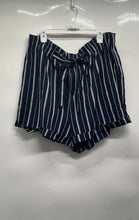 Load image into Gallery viewer, Forever 21 Womens Blue Striped Elastic Waist Pockets Paperbag Shorts Size 3X
