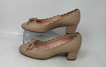 Load image into Gallery viewer, Kate Spade Womens Yasmin Nude Leather Bow Scalloped Block Pump Heels Size 5 1/2M
