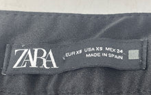 Load image into Gallery viewer, Zara Womens Black Flat Front Regular Fit Skinny Leg Trouser Pants Size XS
