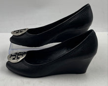 Load image into Gallery viewer, Authentic Tory Burch Womens Sally Black Pebbled Leather Wedge Pump Heels Sz 6.5M
