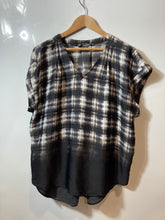 Load image into Gallery viewer, Authentic Simply Vera Vera Wang Womens Black Beige Plaid Blouse Top Size XXL
