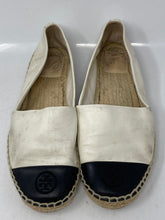 Load image into Gallery viewer, Authentic Tory Burch Womens White Black Ballet Flats 8.5M Stained Dirty Damaged
