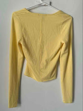 Load image into Gallery viewer, Forever 21 Womens Yellow Long Sleeve Henley Neck Ribbed Cropped Blouse Top Sz S
