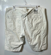 Load image into Gallery viewer, Armani Exchange Mens White Light Wash Zip Pockets Jeans Shorts Size 36
