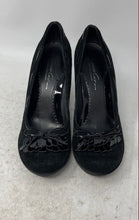 Load image into Gallery viewer, Kenneth Cole Womens Black Round Toe Slip-On Block Pump Heels Size 6.5
