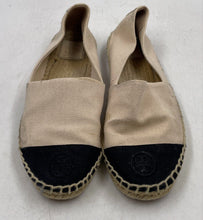 Load image into Gallery viewer, Authentic Tory Burch Womens Cream Black Espadrille Flats Size 8.5M Stained
