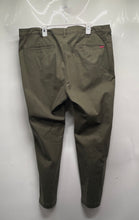Load image into Gallery viewer, Levi's Mens Green Pockets Straight Leg Chino Pants Size 44X32
