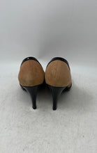 Load image into Gallery viewer, Tahari Womens Alexa Brown Black Pointed Toe Slip-On Stiletto Pump Heels Size 8M
