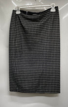 Load image into Gallery viewer, Express Womens Gray Black Houndstooth Back Zip Straight &amp; Pencil Skirt Size 8
