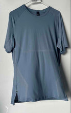 Load image into Gallery viewer, Lululemon Mens License To Train Blue Short Sleeve Activewear T-Shirt Size Medium
