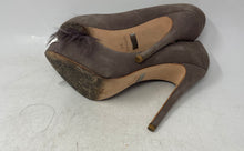 Load image into Gallery viewer, Badgley Mischka Womens Ginnie Gray Peep Toe Slip-On Stiletto Pump Heels Size 8M
