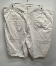 Load image into Gallery viewer, Express Mens White Slash Pockets Button Front Belt Loops Chino Shorts Size 36
