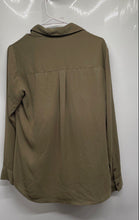 Load image into Gallery viewer, Express Womens Green Roll Tab Sleeve Collared Pockets Button-Up Shirt Size M
