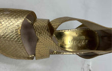 Load image into Gallery viewer, Michael Kors Womens Ariel Jet Set 6 Gold-Tone Platform Sandals Size 7 M

