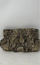 Load image into Gallery viewer, Michael Kors Womens Beige Black Snakeskin Inner Pockets Clutch Purse
