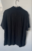 Load image into Gallery viewer, Express Mens Black Collared Short Sleeve Lightweight Button-Up Shirt Size L
