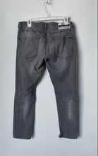 Load image into Gallery viewer, Hugo Boss Mens Gray Denim Medium Wash Pockets Straight Leg Jeans Size 32x32
