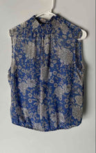 Load image into Gallery viewer, Express Womens Light Blue White Floral Sleeveless Mock Neck Blouse Top Size L
