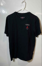 Load image into Gallery viewer, Air Jordan Mens Black Short Sleeve Crew Neck Pullover T-Shirt Size Medium
