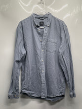 Load image into Gallery viewer, Zara Mens Blue Denim Light Wash Long Sleeve Collared Button-Up Shirt Size L
