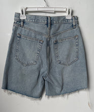 Load image into Gallery viewer, Frame Womens Blue Medium Wash Raw Hem Pockets Denim Bermuda Shorts Size 26
