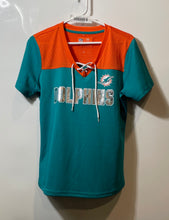 Load image into Gallery viewer, NFL Womens Green Orange Miami Dolphins Tyreek Hill #10 Football T-Shirt Size M
