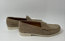 Load image into Gallery viewer, J. Crew Mens Beige Leather Slip-On Round Toe Penny Loafer Shoes Size 10.5
