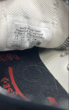 Load image into Gallery viewer, Converse Womens Chuck Taylor All Star Black Red Floral Sneaker Shoes Size 7.5
