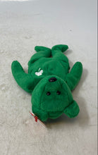 Load image into Gallery viewer, Ty Green Erin The Bear Beanie Baby Collection Shamrock Plush Toys With Tags
