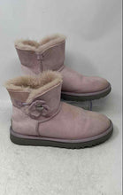 Load image into Gallery viewer, UGG Womens Light Purple Floral Round Toe Snow Boots Size 7
