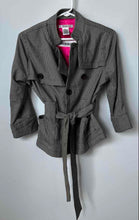 Load image into Gallery viewer, Vertigo Womens Black White Printed Long Sleeve Belted Trench Jacket Size XS
