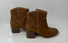 Load image into Gallery viewer, UGG Womens Annie Brown Leather Round Toe Block Heel Side Zip Ankle Bootie Size 8

