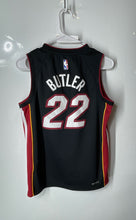 Load image into Gallery viewer, Nike Youth Black Multicolor Miami Heat Jimmy Butler #22 NBA Jersey Size M 10/12
